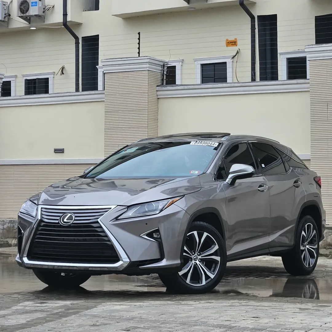 Luxury Awaits: Your Dream Car, Now.