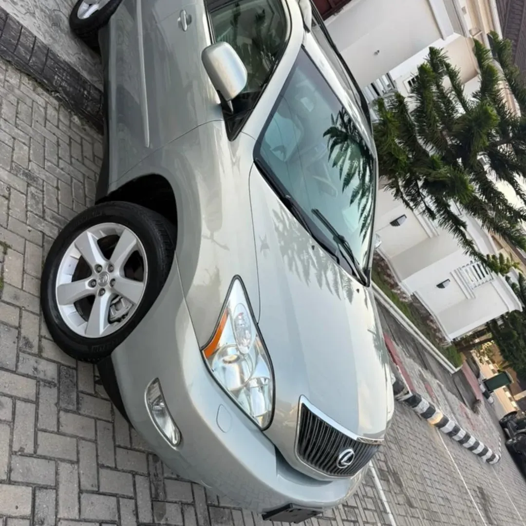 Luxury RX350: Full Option, Accident-Free