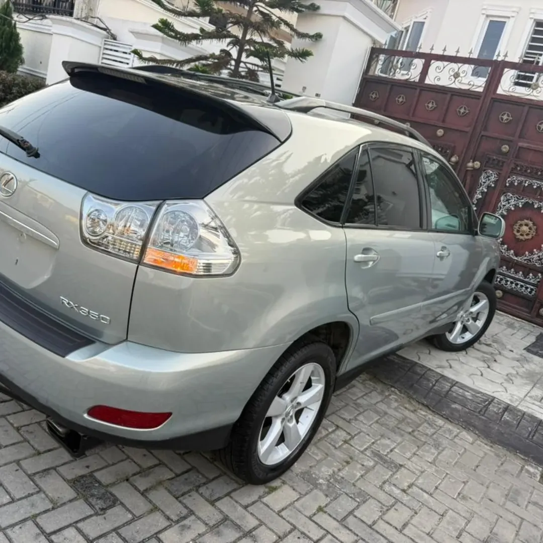 Luxury RX350: Full Option, Accident-Free