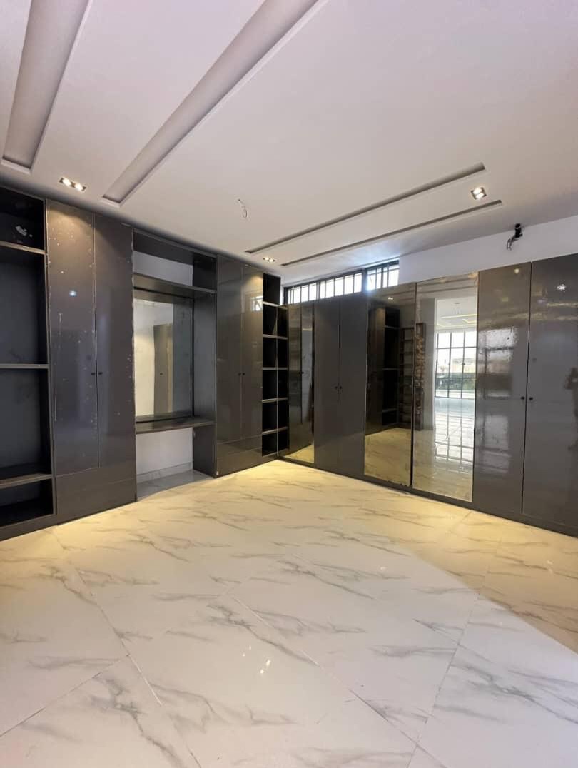 Luxury 5-Bed Duplex with Pool & Rooftop Cinema in Lekki