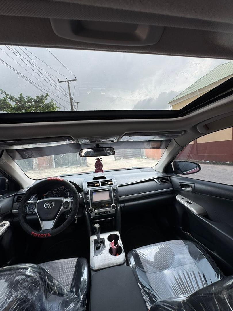 Like-New Camry SE: Untouched Luxury, Unbeatable Value