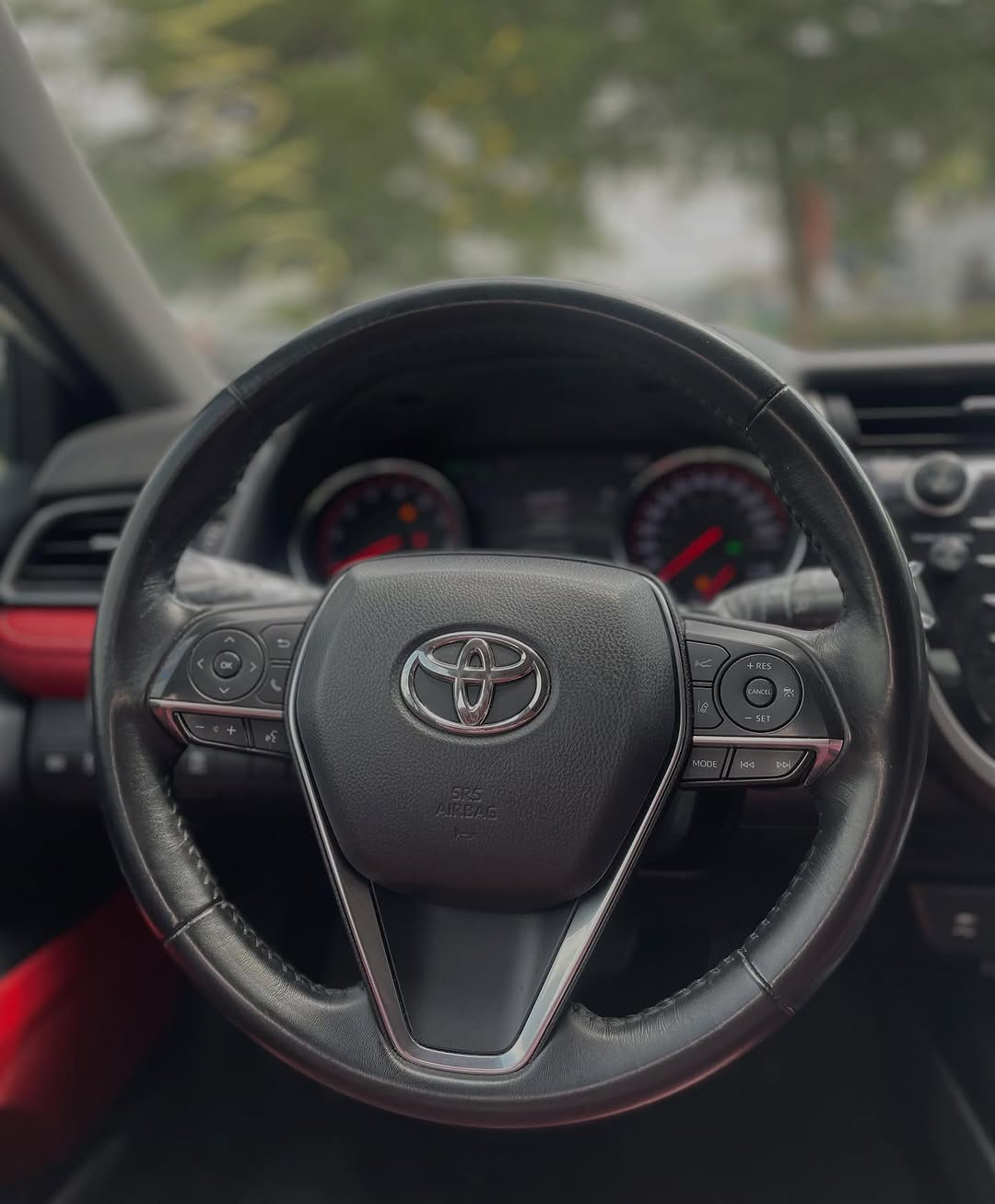 2020 Camry XSE: Panoramic Sunroof & Premium Tech