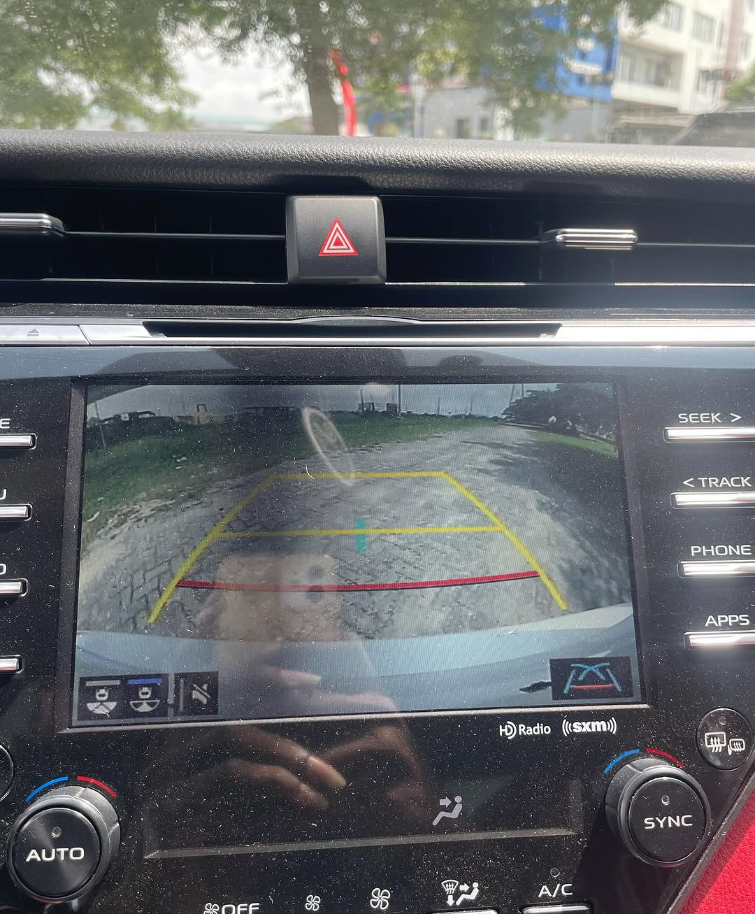 2020 Camry XSE: Panoramic Sunroof & Premium Tech