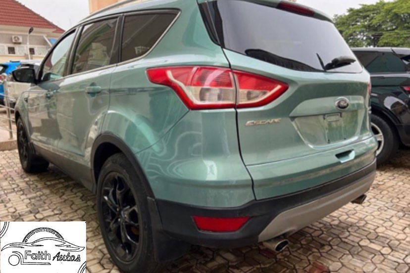 2014 Ford Escape Titanium: Luxury SUV, Unbeatable Price