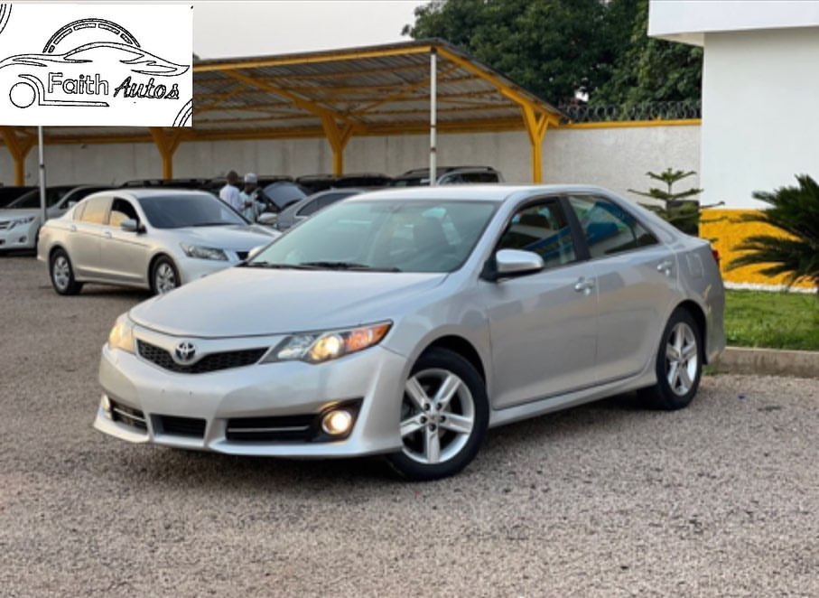 Unbeatable Price: Toyota Camry SE