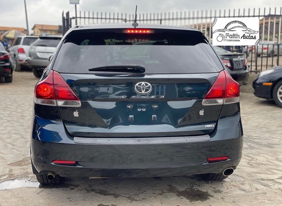 2013 VENZA: Unbeatable Value, Ready Now!