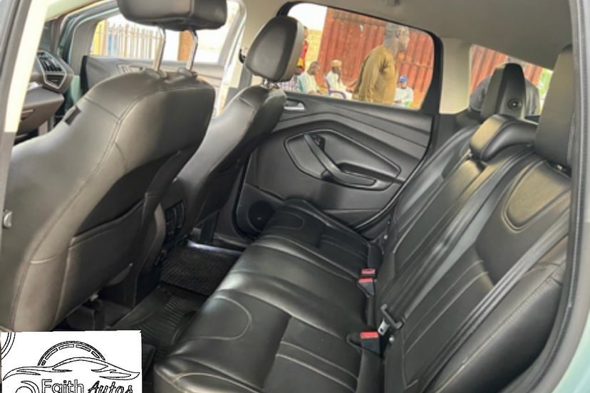 2014 Ford Escape Titanium: Luxury SUV, Unbeatable Price