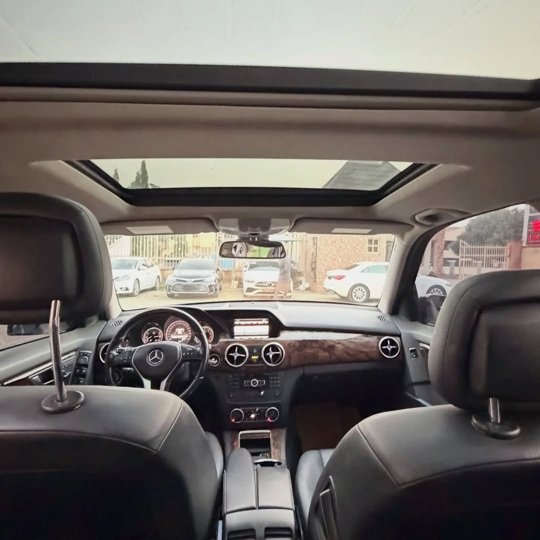 Luxury SUV: Low-Mileage & Duty-Paid