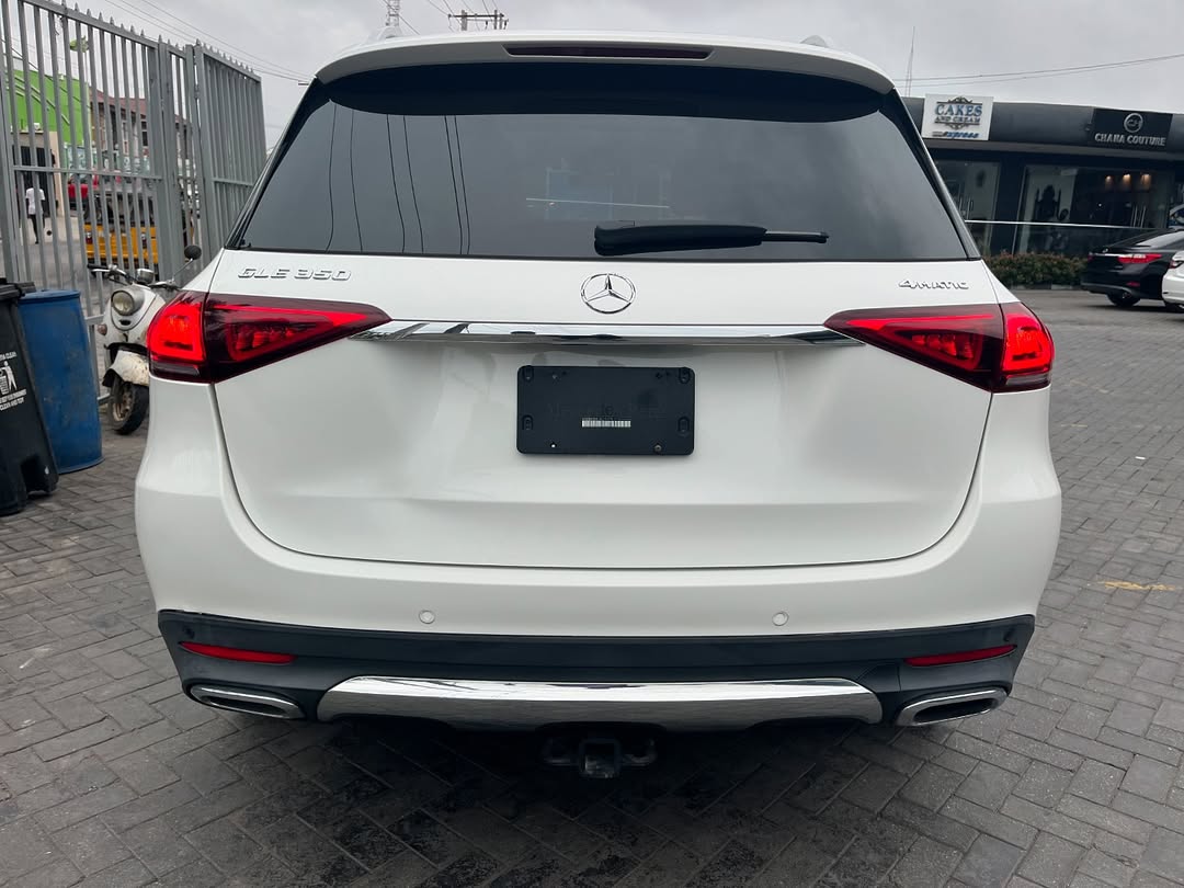 White on Brown GLE 350: Luxury & Tech Loaded