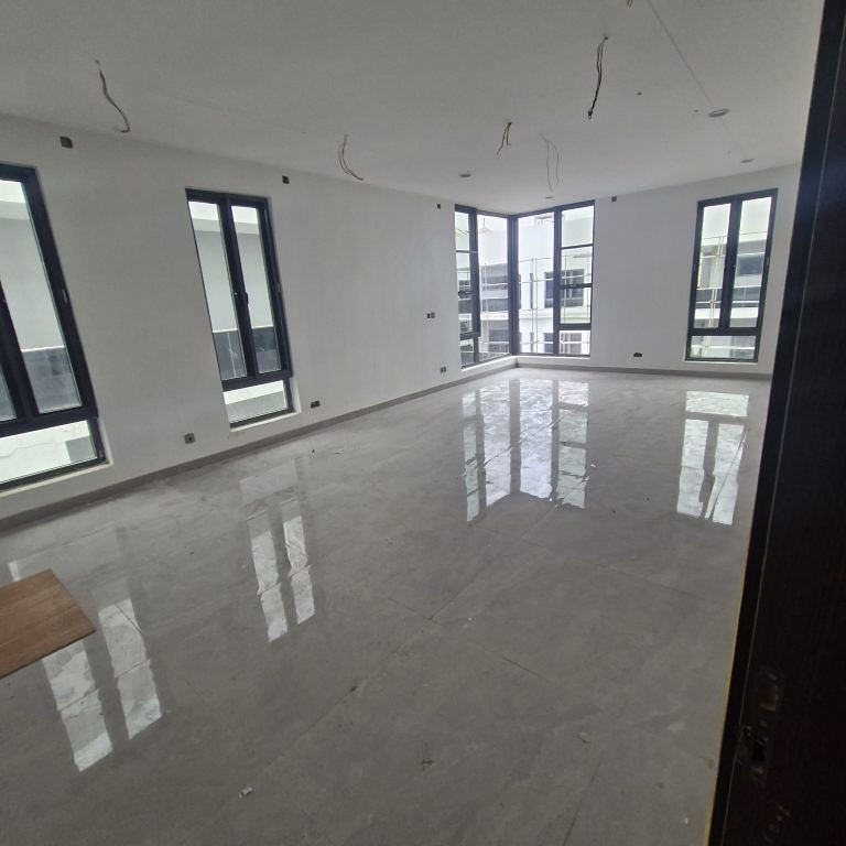 Ultimate Ikoyi Smart Estate: Pool, Gym & 6-Bed Luxury