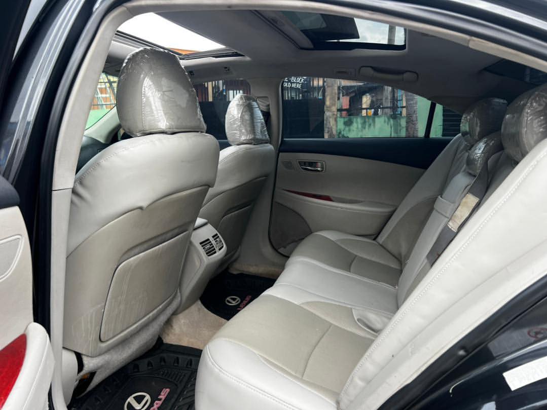 Luxury Lexus ES350: Panoramic Roof, ₦9.95M