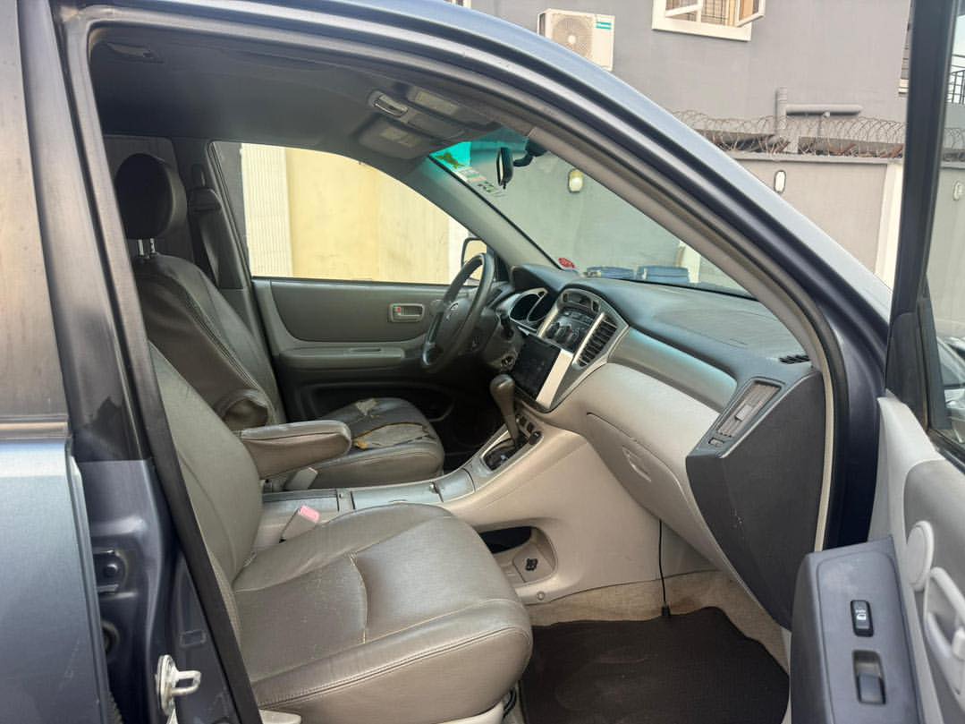 2005 Toyota Highlander – Luxury & Tech for ₦7.57m