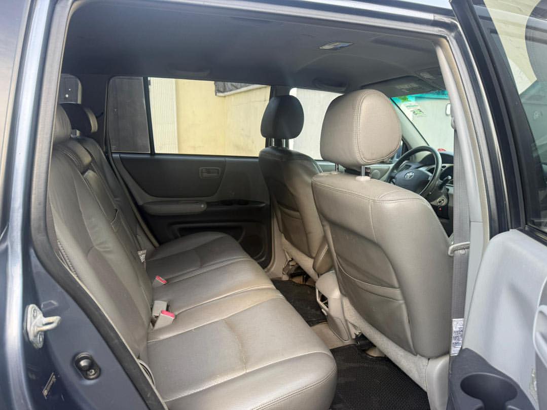 2005 Toyota Highlander: 7-Seater Luxury for ₦7.57m