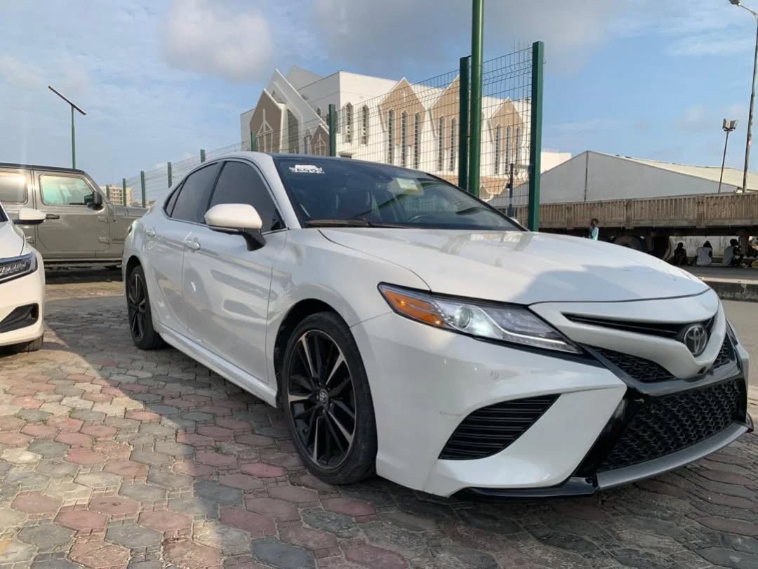 2018 Camry XSE: Turbo Power, Panoramic Luxury