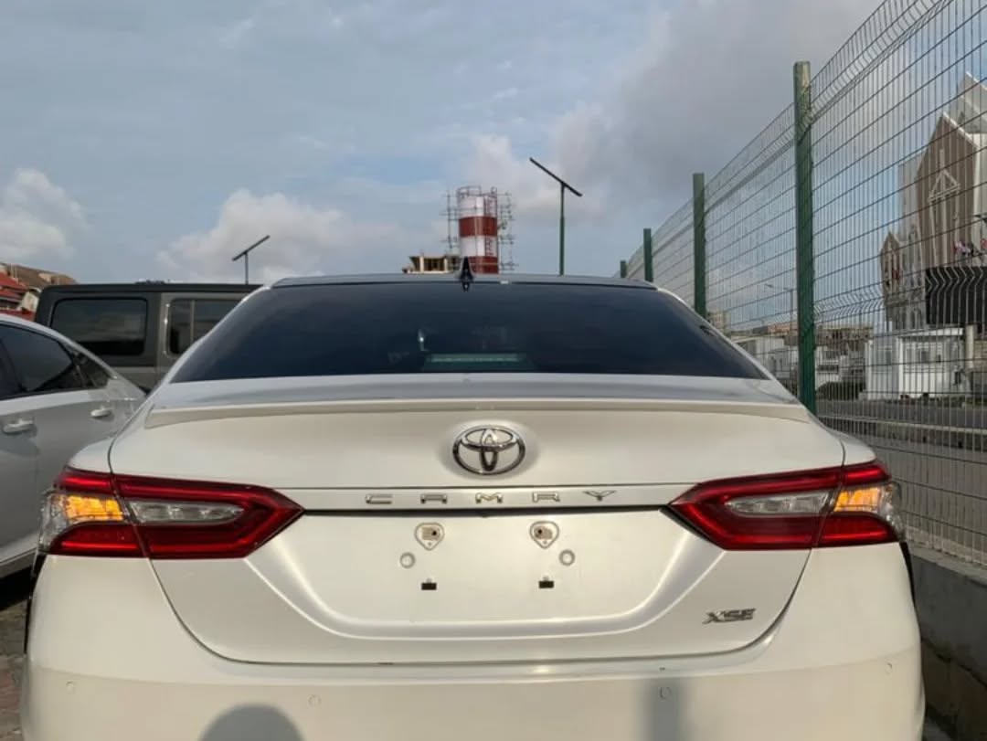 2018 Camry XSE: Turbo Power, Panoramic Luxury