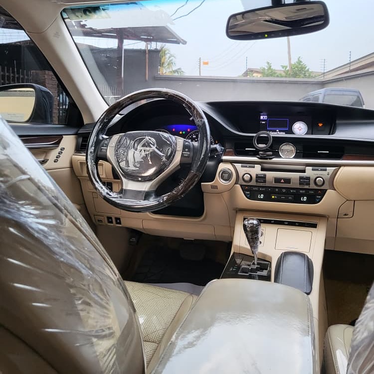 2013 Lexus ES350: Full Option Luxury, Drive for 40% Down