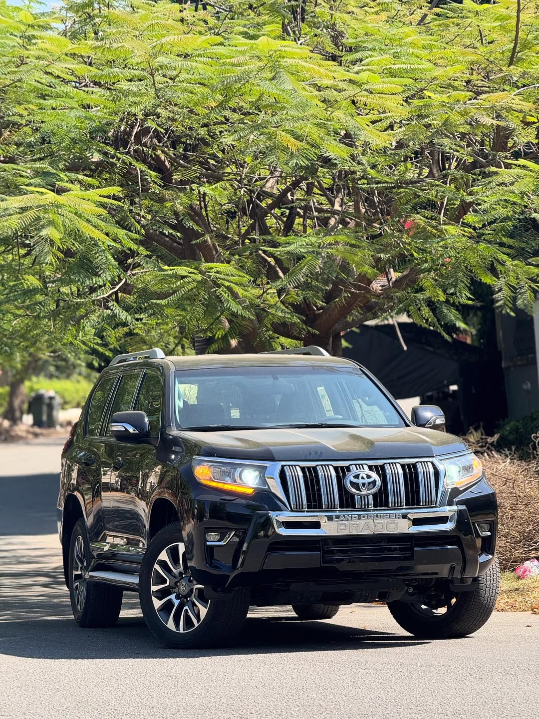 Unbeatable 2023 Prado VXR: Luxury & Power