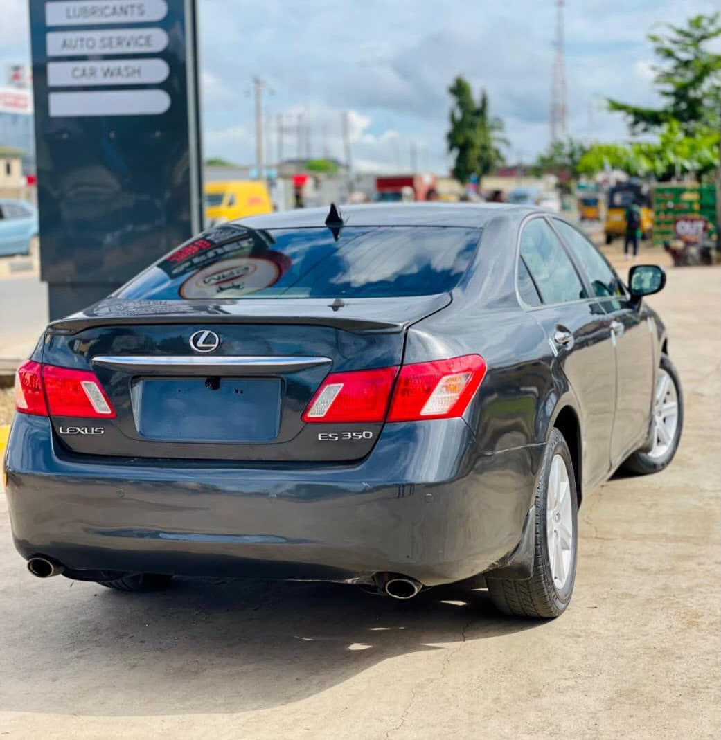 Luxury Lexus ES 350: Drive Away Today