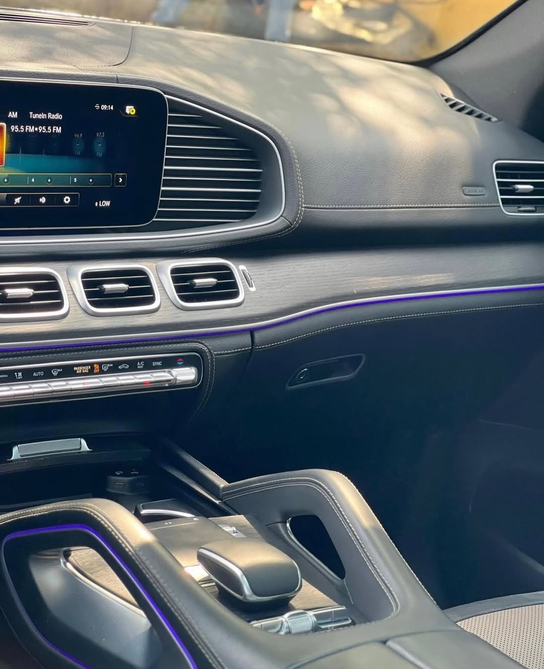 2022 Mercedes-AMG GLE 53: Black & Bold Luxury