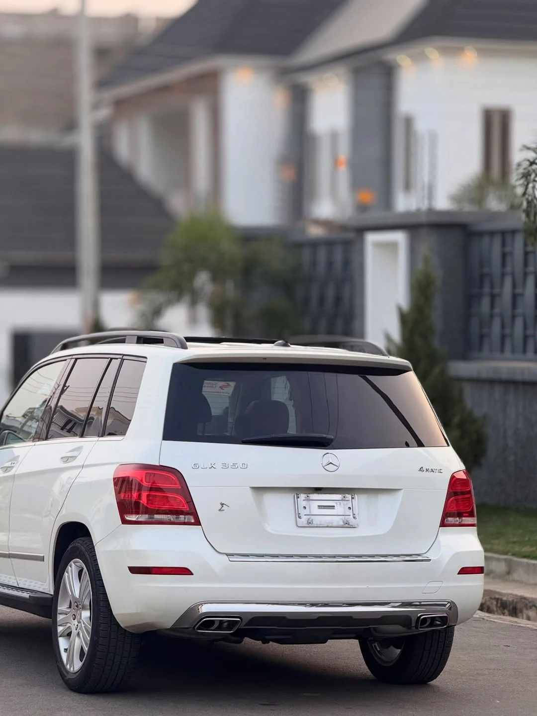 Luxury SUV: 2013 Mercedes GLK350 with Panoramic Roof