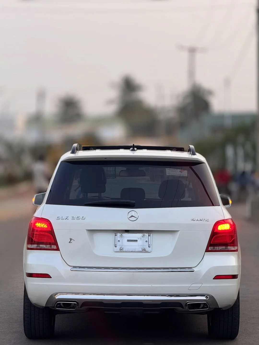 Luxury SUV: 2013 Mercedes GLK350 with Panoramic Roof