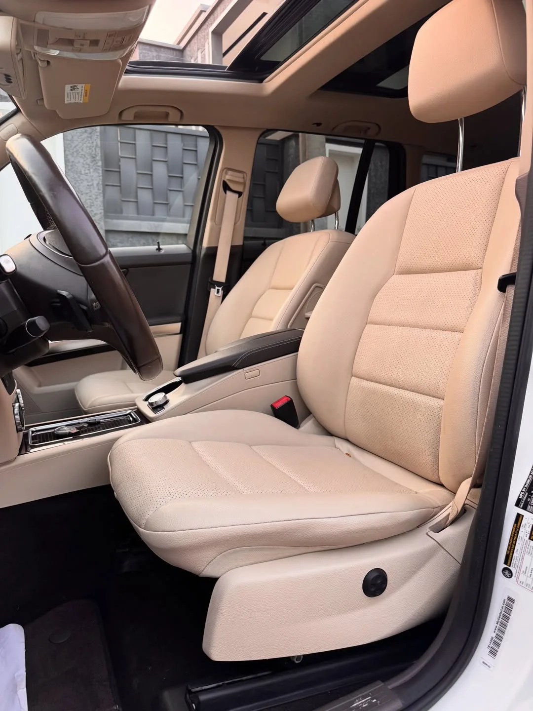 Luxury SUV: 2013 Mercedes GLK350 with Panoramic Roof