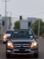 Luxury GLK350: Panoramic Roof & Keyless Entry