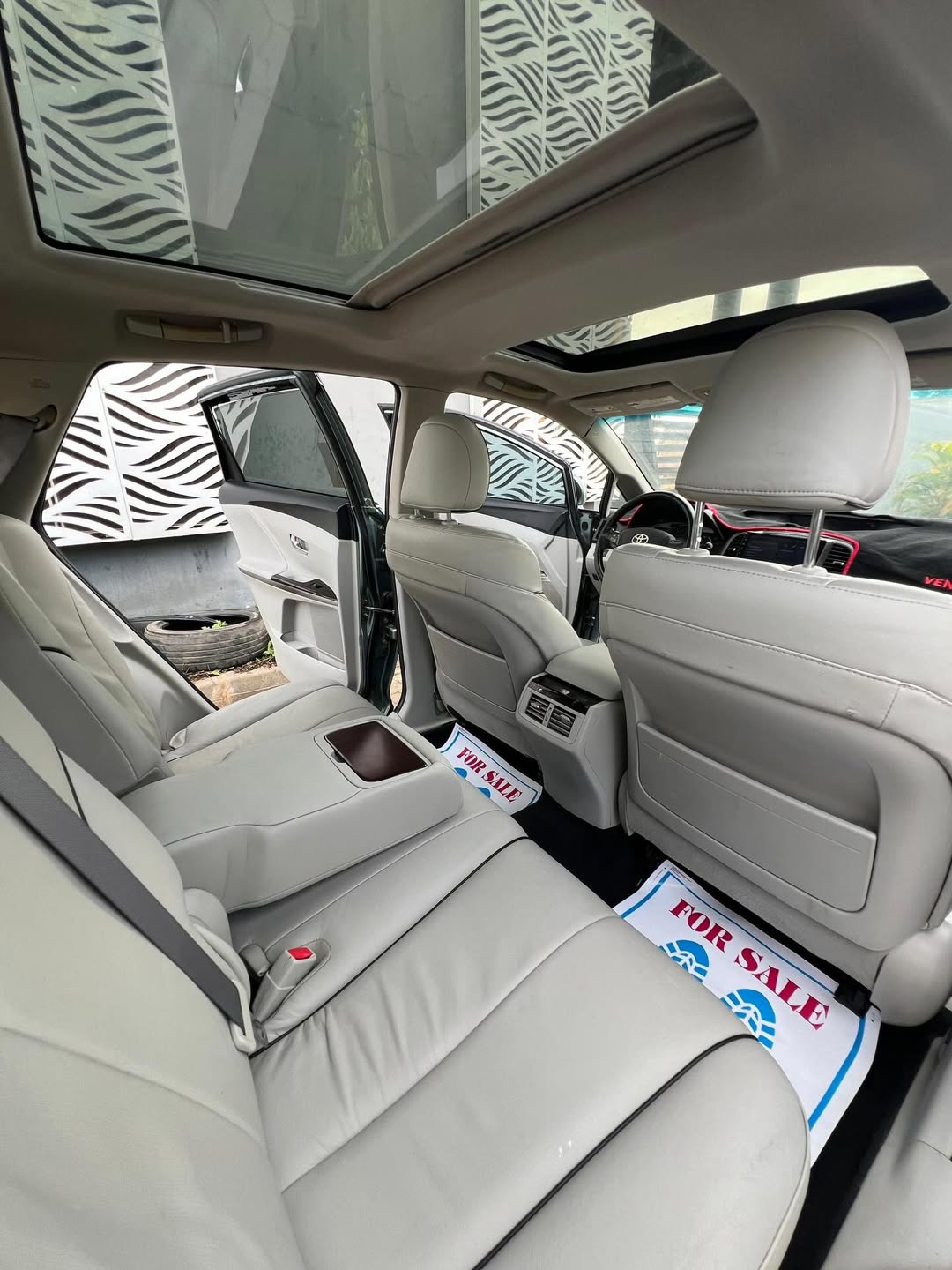 2022 Venza V6: Rare, Loaded & Ready