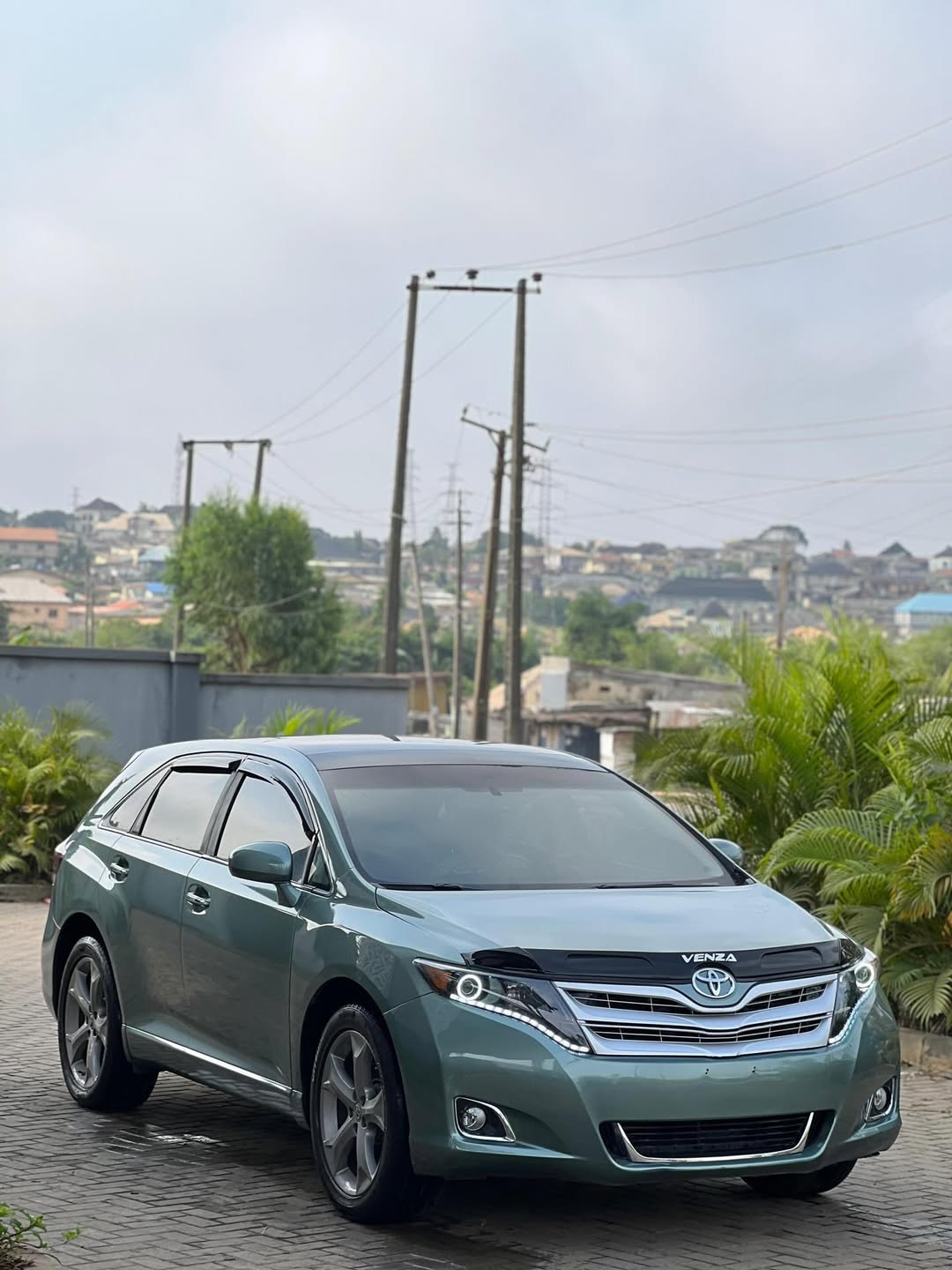 2022 Venza V6: Rare, Loaded & Ready
