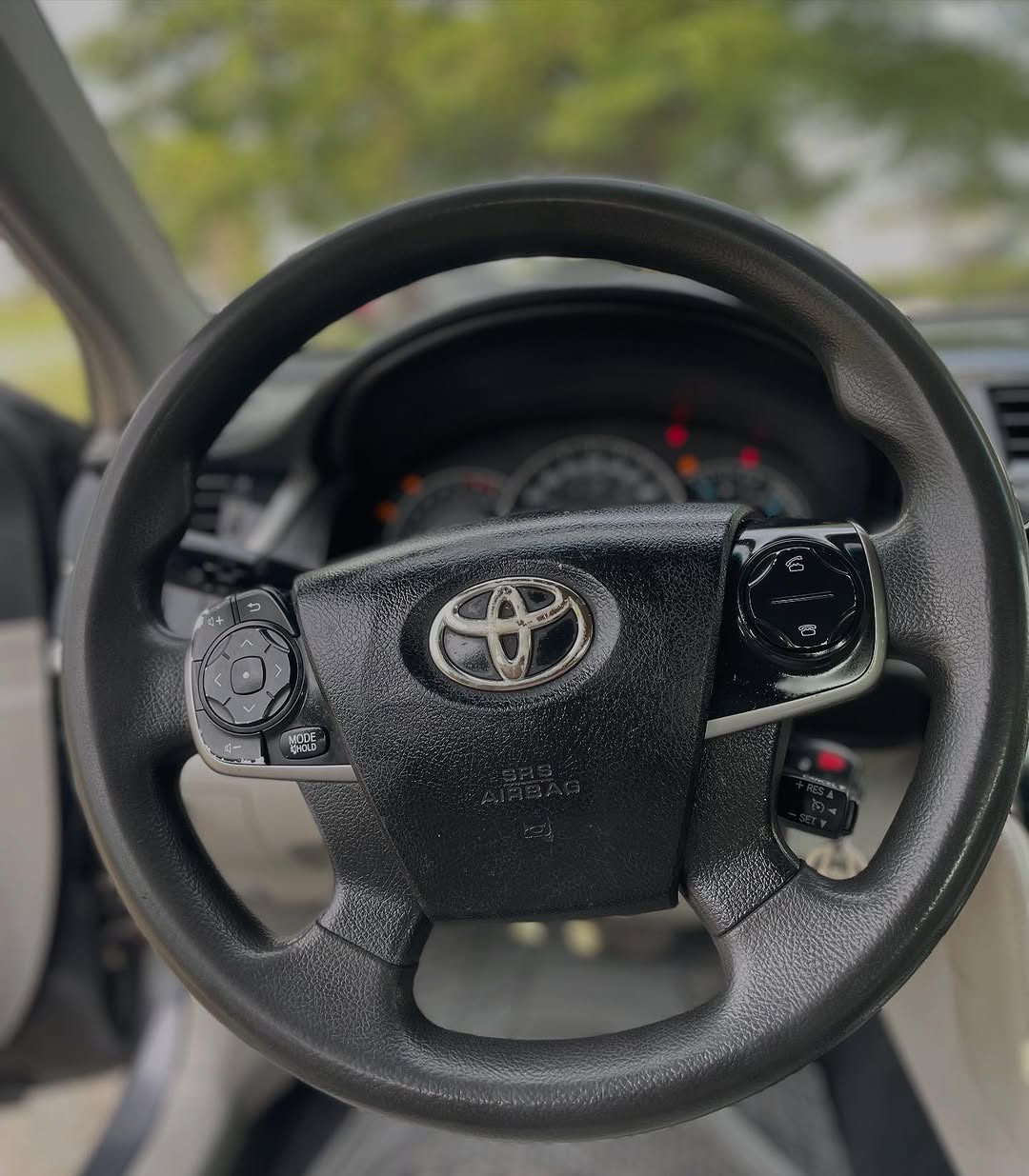 2012 Toyota Camry LE: Reliable Luxury, Just 10.5M