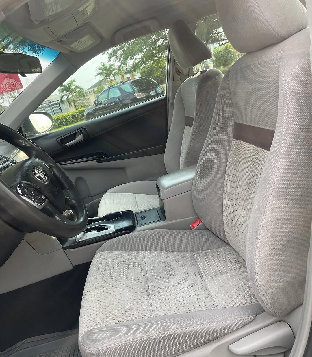 2012 Toyota Camry LE: Reliable Luxury, Just 10.5M