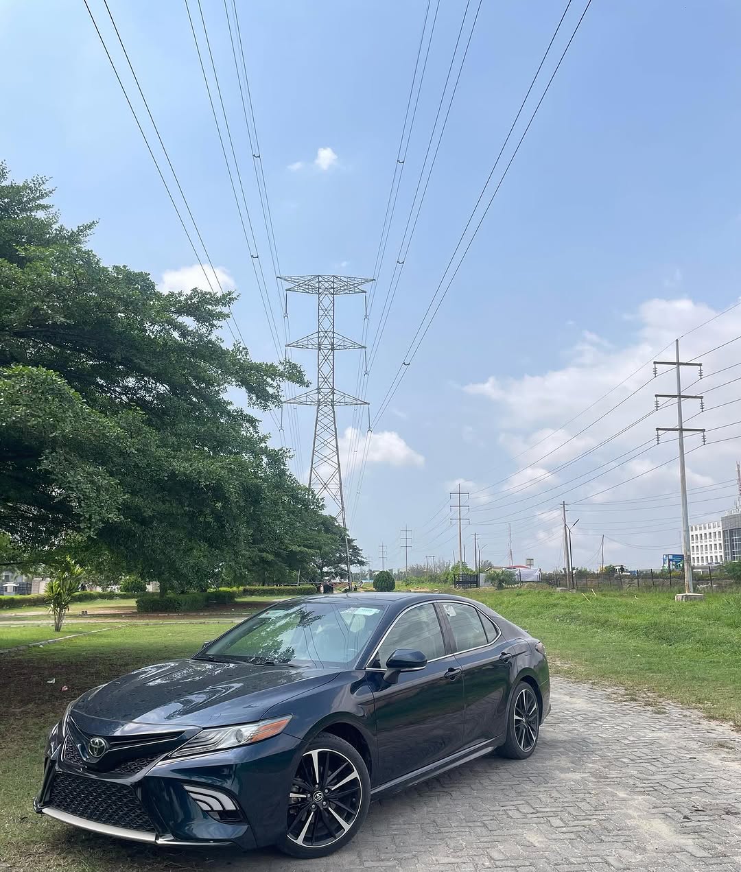 2020 Toyota Camry XSE: Panoramic Sunroof & Luxury