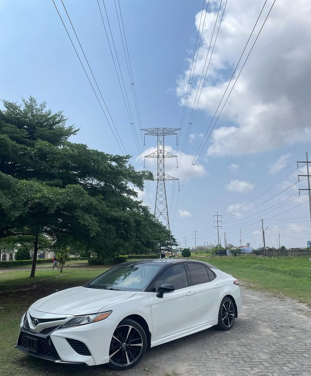 2020 Camry XSE: Panoramic Sunroof & Premium Tech