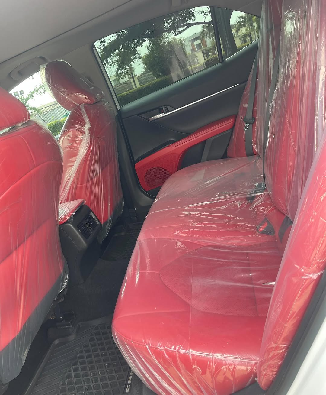 2020 Camry XSE: Panoramic Sunroof & Premium Tech