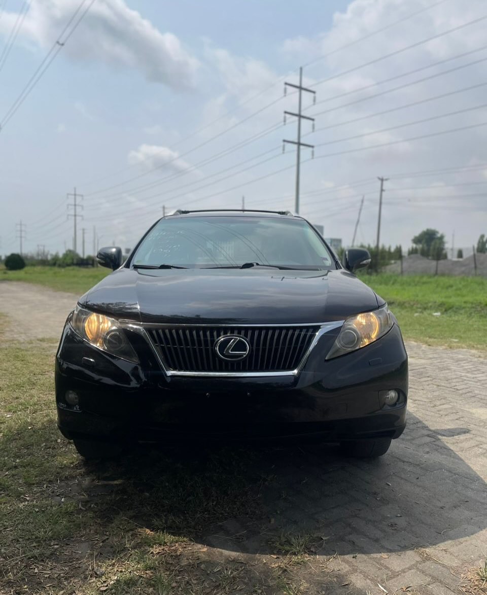 Luxury 2010 Lexus RX350: Tech & Style for 19.5M