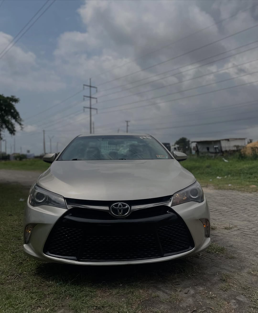 2015 Camry SE: Reverse Camera & Luxury Drive