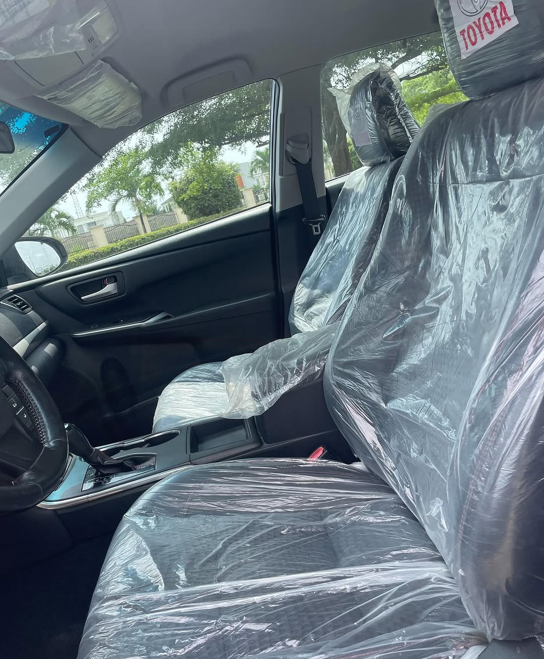 2015 Camry SE: Reverse Camera & Luxury Drive