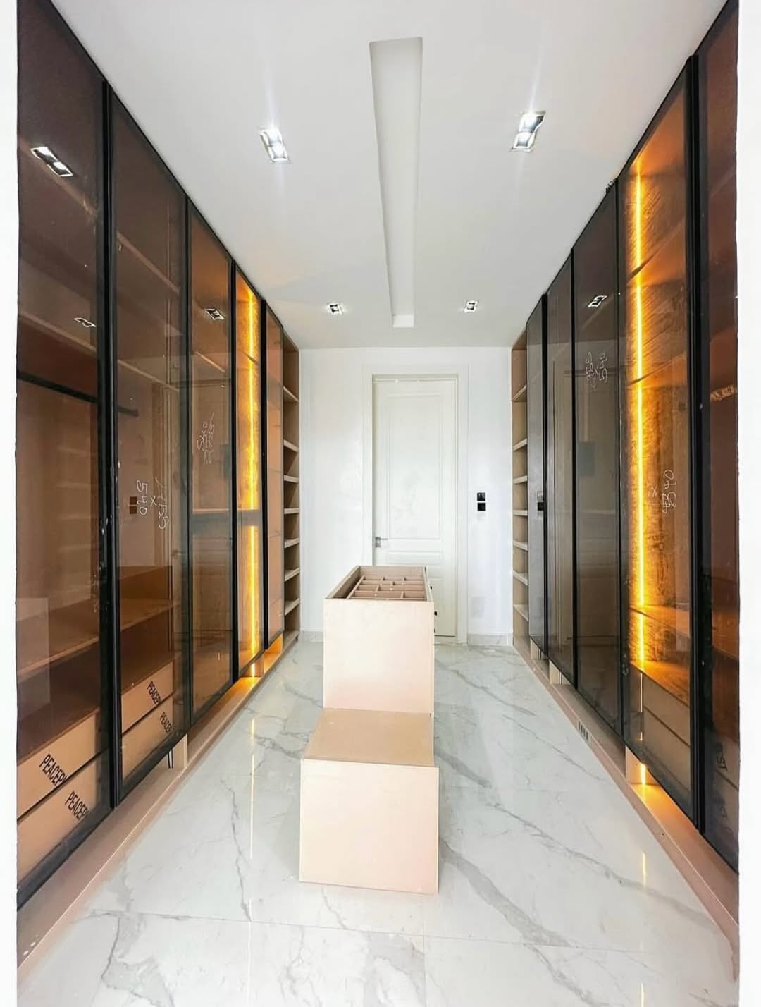 Luxury 5-Bed Duplex with Pool & Rooftop Cinema