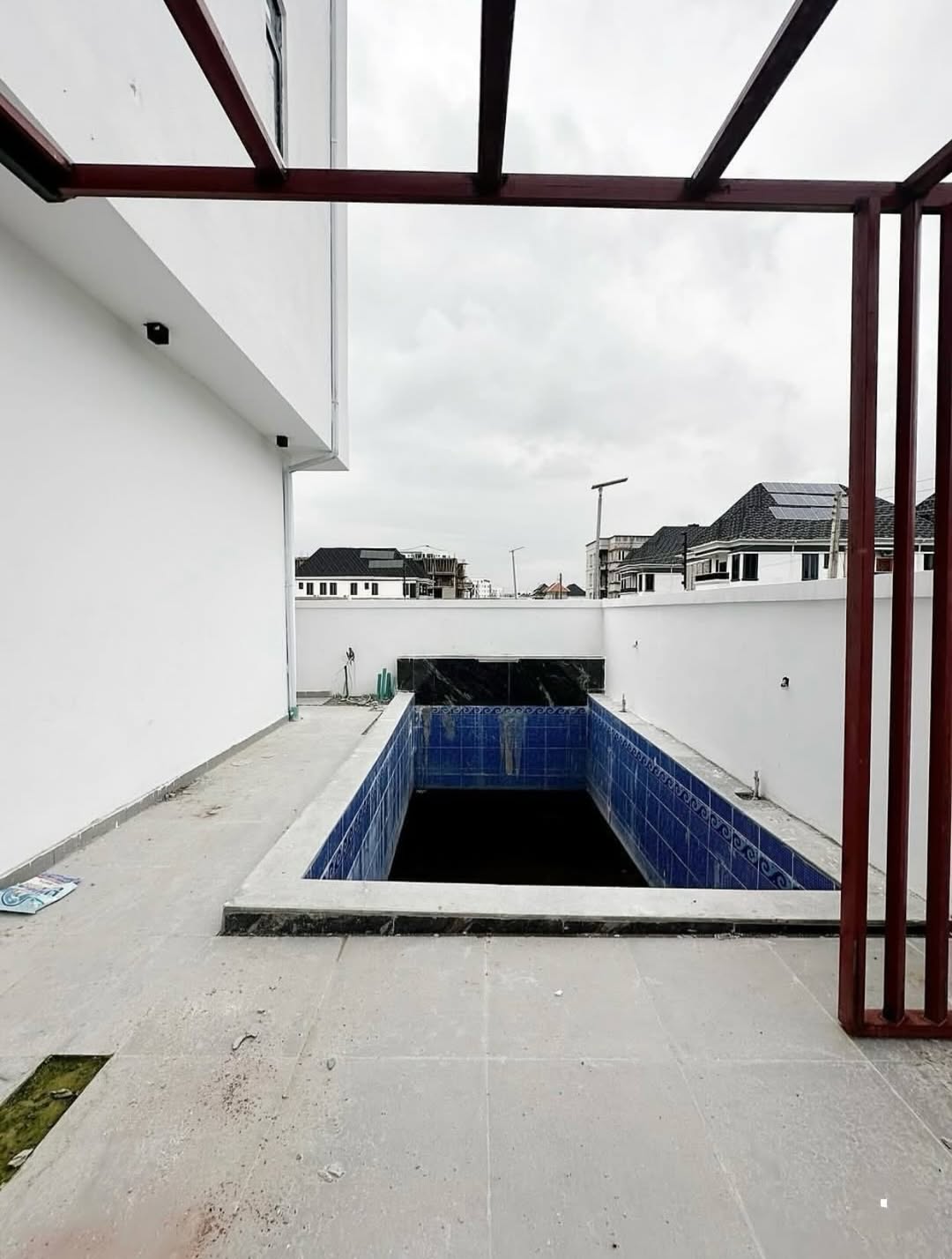 Luxury 5-Bed Duplex with Pool & Rooftop Cinema