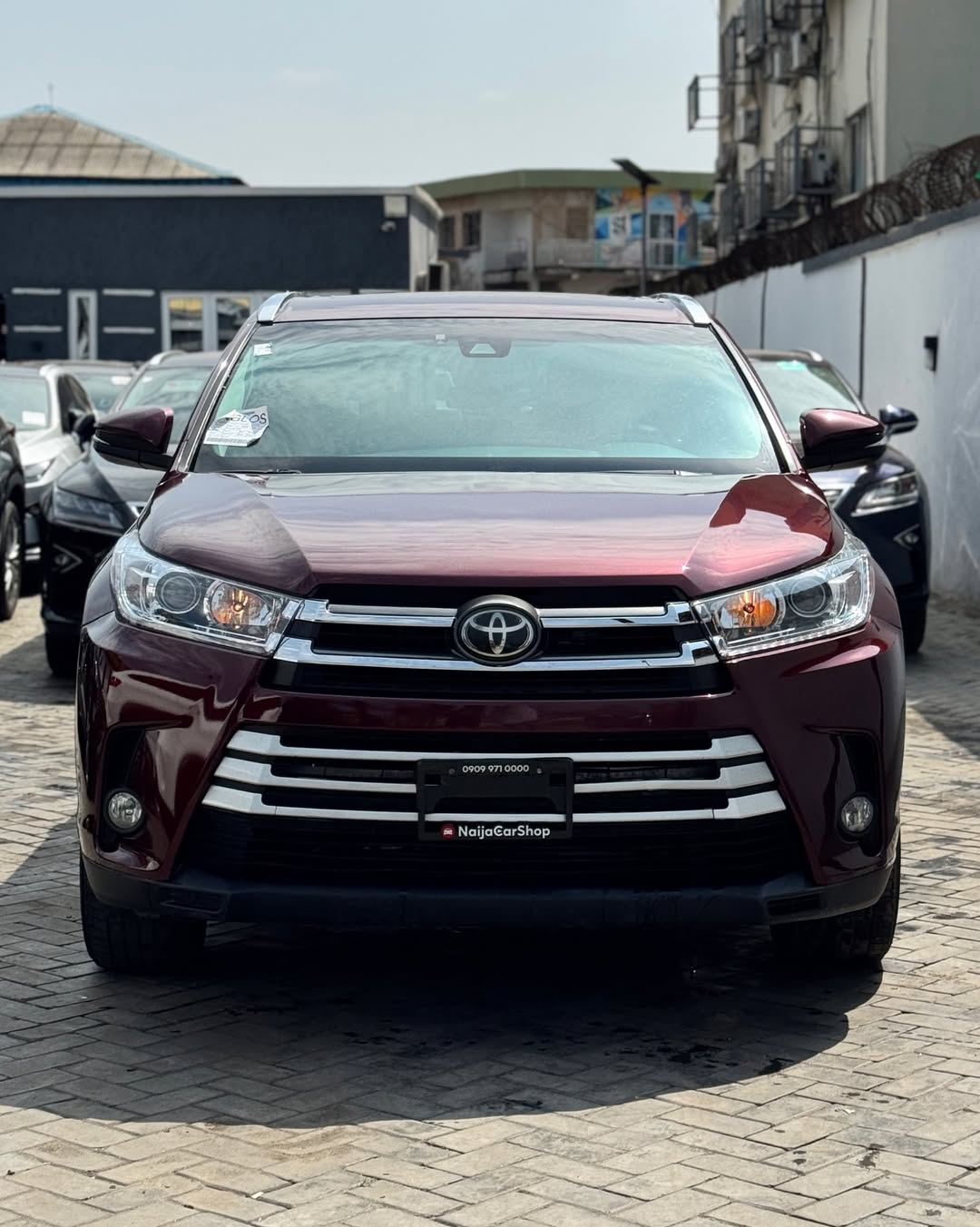 2017 Toyota Highlander XLE AWD: Luxury & Safety, Duty Paid