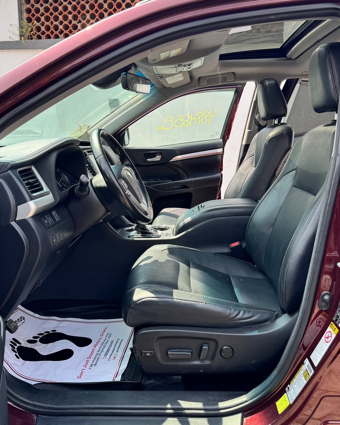 2017 Toyota Highlander XLE AWD: Luxury & Safety, Duty Paid