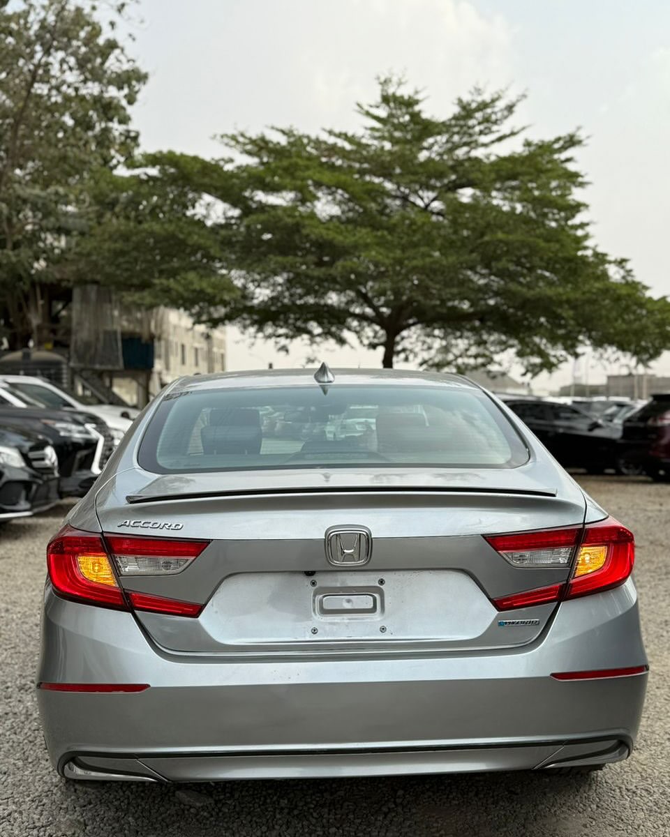 Unleash Power: 2018 Honda Accord Sport 2.0T Hybrid