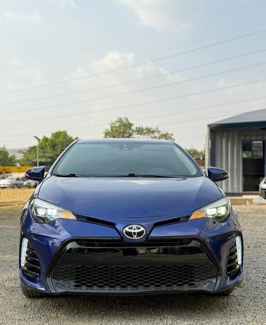 2018 Toyota Corolla SE: Clean, Loaded, Ready to Drive