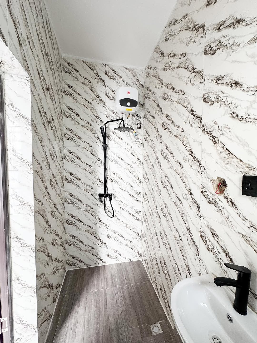 Stunning 4-Bed Duplex with BQ in Ikota