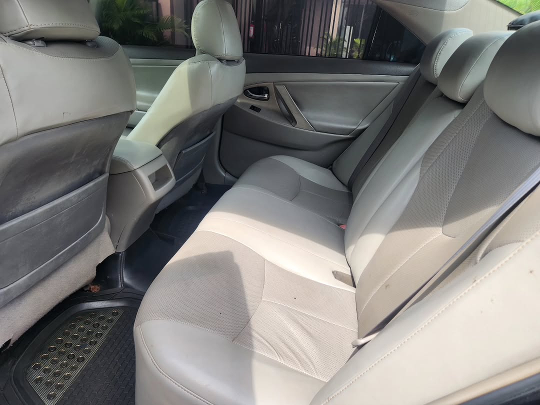 Toyota Camry SE: Unbeatable Value, Ready to Drive