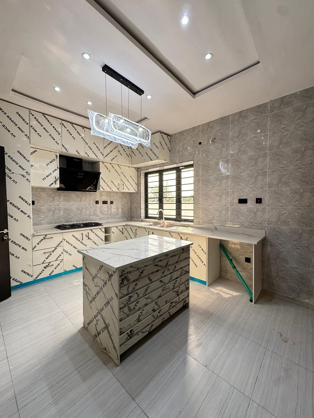 Spacious 4-Bedroom Duplex with BQ & Premium Finishes