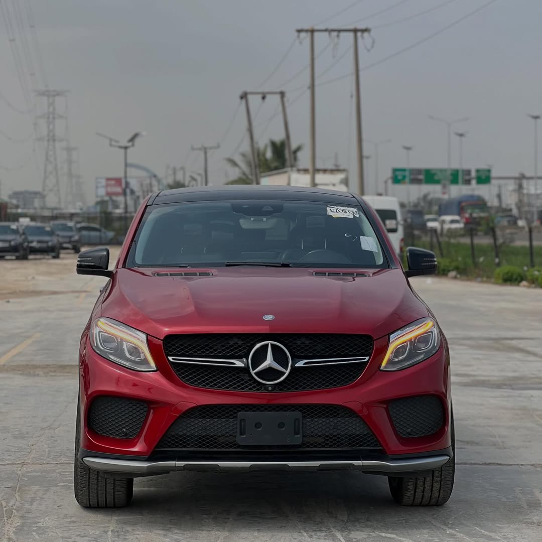 2016 Mercedes GLE460: Red on Black, Pano & 360 Cam