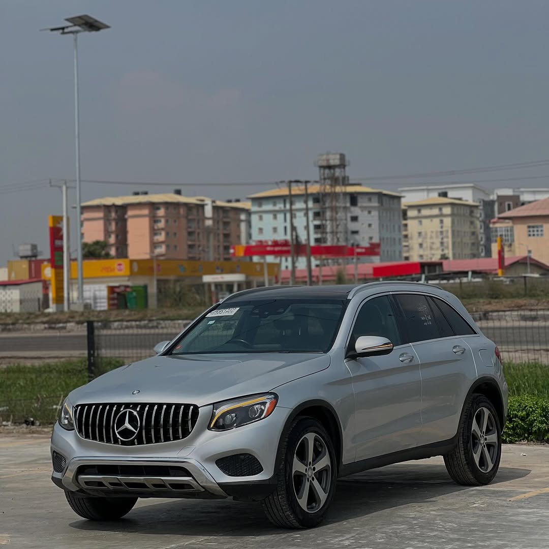 2016 Mercedes GLC300: Luxury SUV with Pano & Camera