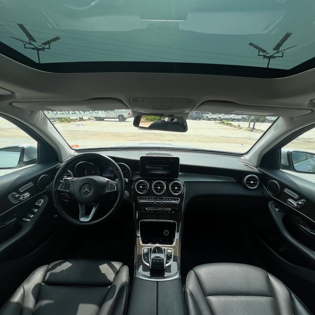 2016 Mercedes GLC300: Luxury SUV with Pano & Camera