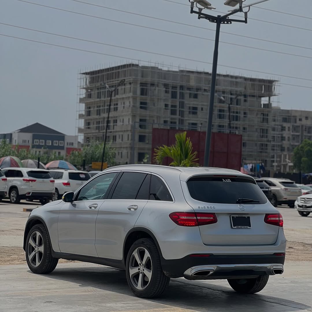 2016 Mercedes GLC300: Luxury SUV with Pano & Camera